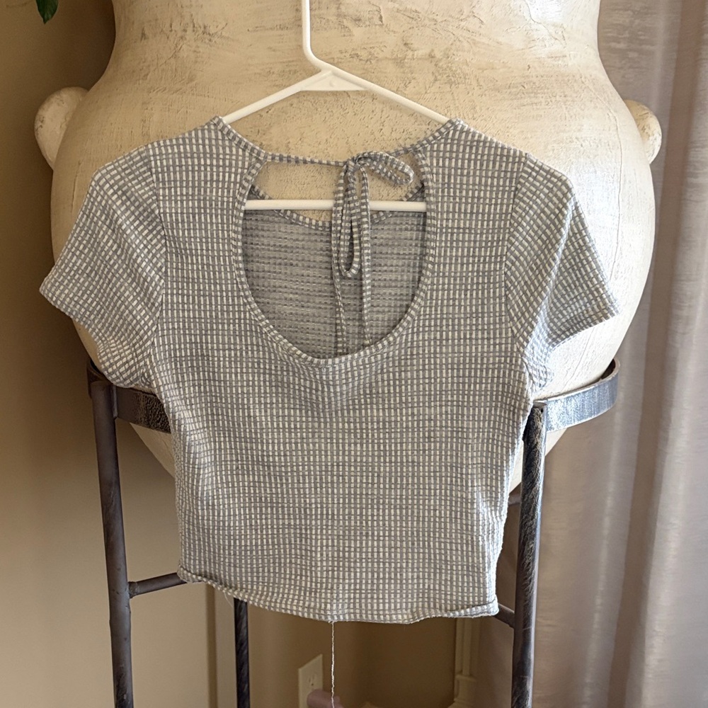 Caution To The Wind Gray Textured Short Sleeve Top - Picture 3 of 3